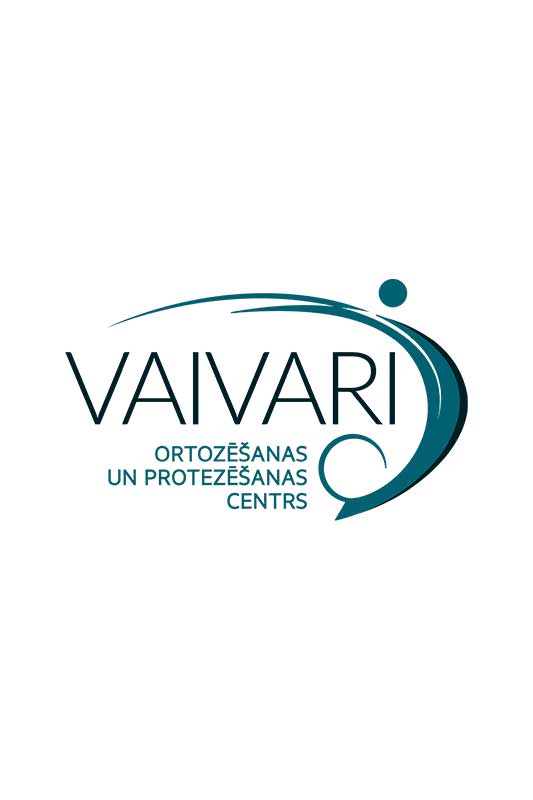 Vaivaru nacionālā rehabilitācijas centra logotips. Dizainā ir zilas izliektas līnijas, kas veido pusapli, un punktiņš virs teksta, kas simbolizē kustību un aprūpi, un zem tā ir VAIVARI un teksts latviešu valodā.